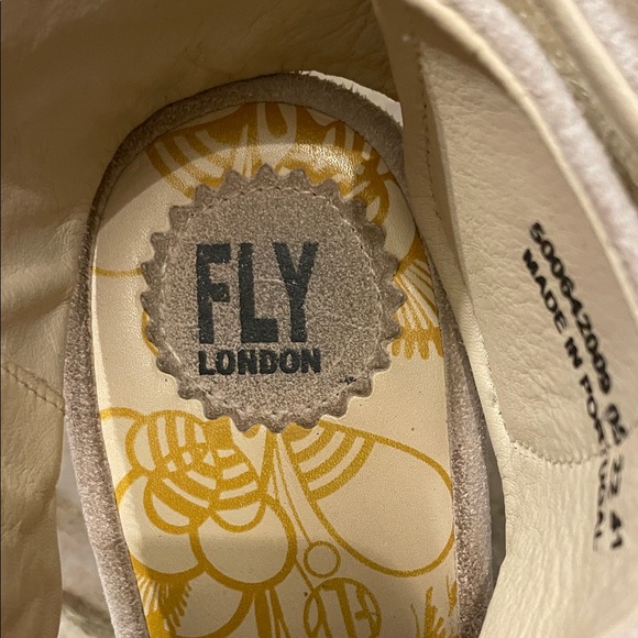 Flu London Stylish Women's Peep-Toe Wedge Sandals cream suede. 41 - Picture 2 of 6